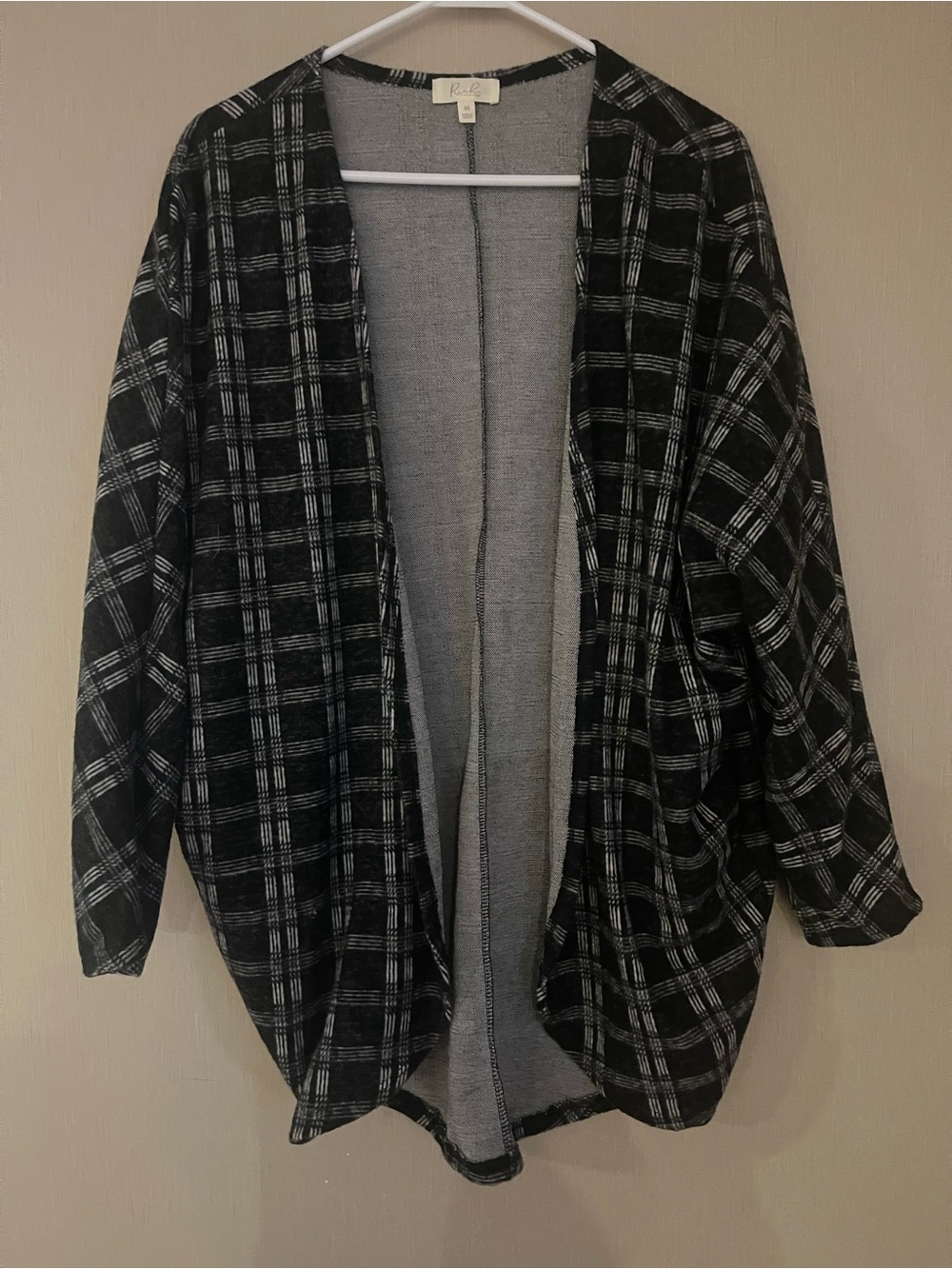 Riah fashion medium Open-Front Plaid Cardigan Jacket - Black & Gray